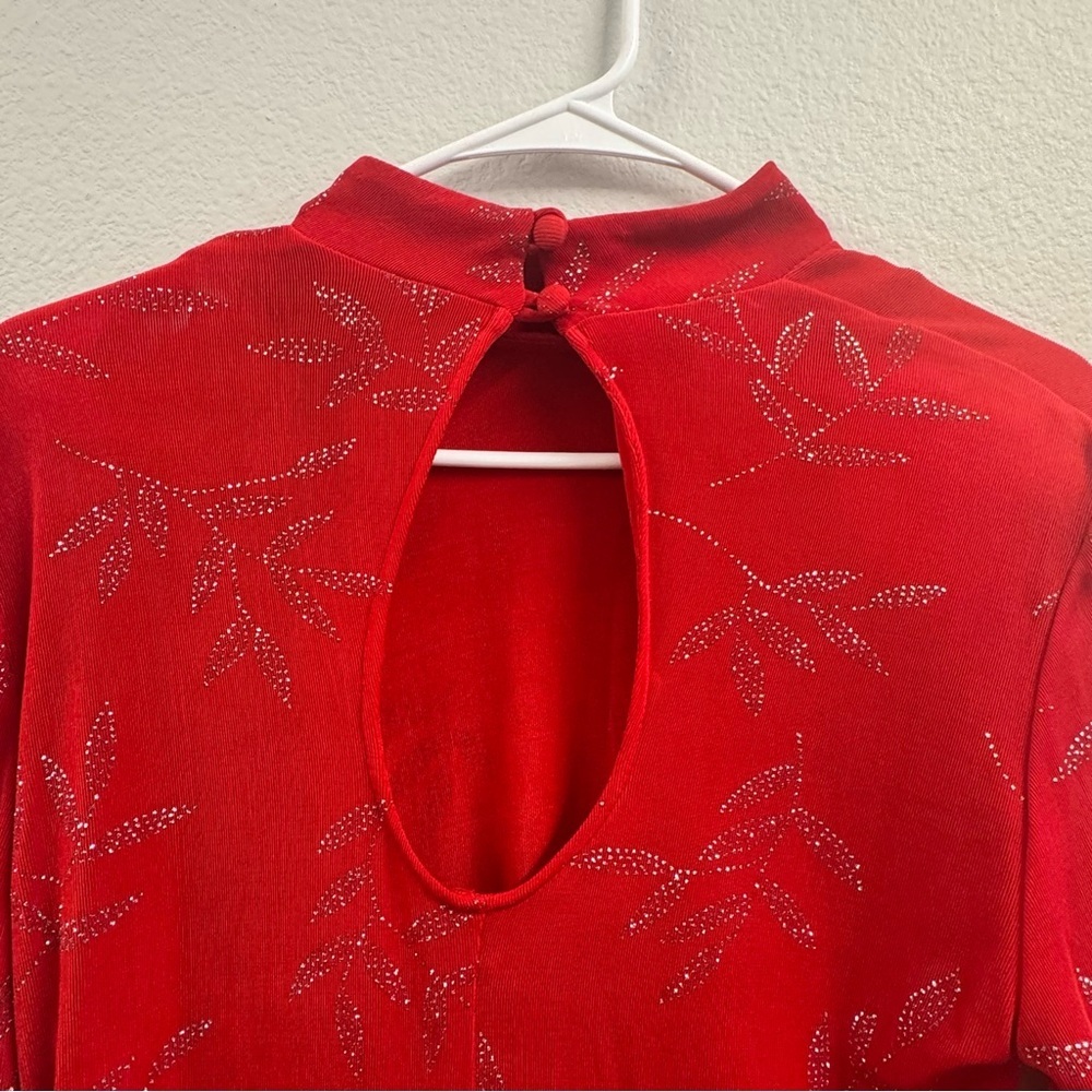 Elegant Red Long-Sleeve Dress - Picture 4 of 8